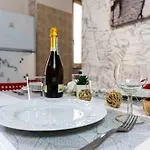 Comodo Alla Metro Ideale Per Coppie E Famiglie, Casa Costa Apartmán