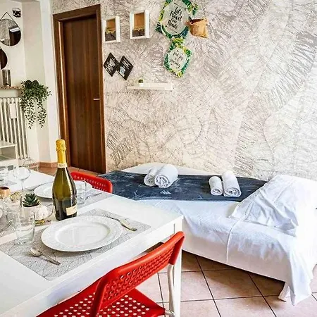 Apartment Comodo Alla Metro Ideale Per Coppie E Famiglie, Casa Costa Collegno
